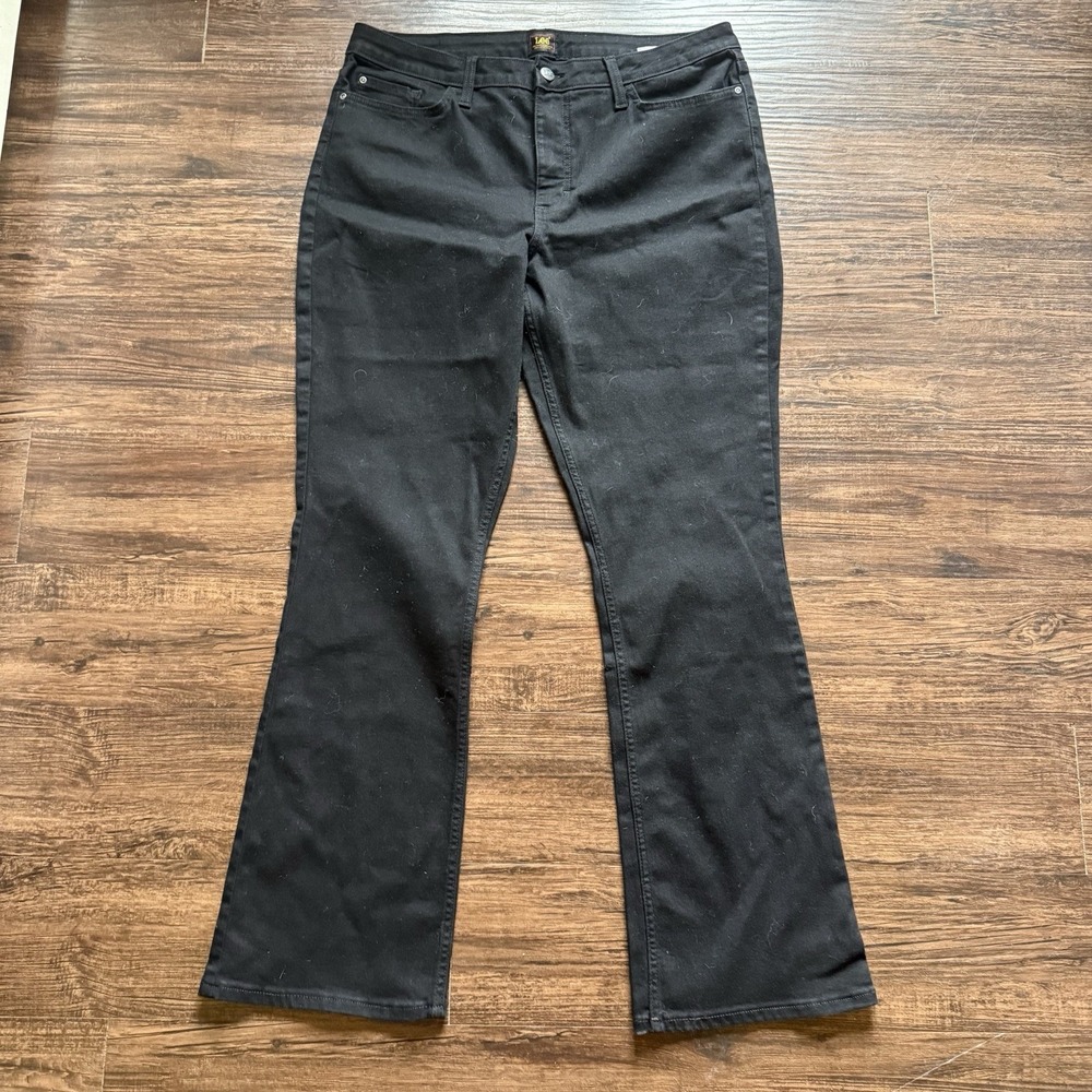 NWT Lee Legendary Women MidRise Bootcut Jeans Size 16L Friction Resistant Denim